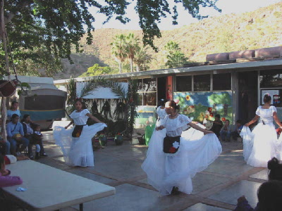 performance by Los Niños